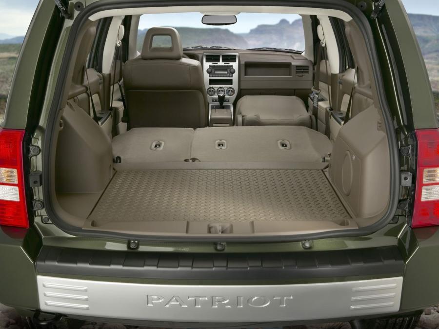  Jeep Patriot Concept 2005 года  (фото 14 из 16)